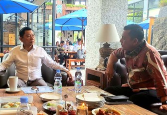 Gubernur Kepulauan Riau H. Ansar Ahmad saat bertemu langsung dengan Menteri PPN/Kepala Bappenas RI Suharso Monoarfa di Jakarta, Kamis 24 Agustus 2023.