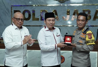 Penyerahan cindera mata