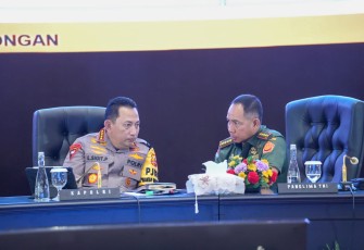 Panglima TNI Jenderal TNI Agus Subiyanto menghadiri Rapat Koordinasi (Rakor) Lintas Sektoral Operasi Lilin 2023 dalam rangka Pengamanan Natal 2023 dan Tahun Baru 2024 yang diselenggarakan oleh Kepolisian RI bertempat di Ballroom Hotel Bidakara Jl. Jend. Gatot Subroto Kav 71-73 Pancoran Jakarta Selatan, Kamis (7/12/2023)