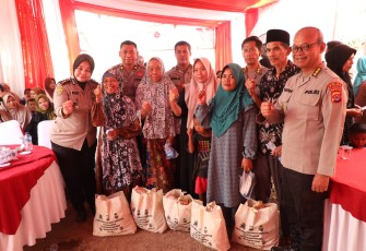 Bakti Sosial dan Bakti Kesehatan Dilakukan Polda Banten Kepada Masyarakat