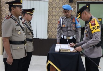 Sertijab mutasi sejumlah pejabat Polres Karanganyar, di Aula Wira Pratama I Polres setempat, Senin (21/2/2023).