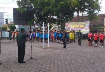 Danramil Campurdarat Buka Pertandingan Voli Antar SD