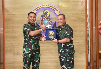 Dankodiklatal saat Terima Kunjungan Pangkoarmada II