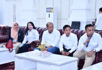 Andi Hartono selaku Ketua Caretaker HIPMI Kota Bengkulu (ujung kanan) saat audiensi dengan Pj Walikota Bengkulu, Jumat (03/11/2023).
