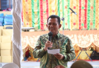 Gubernur Kepri H Ansar Ahmad    