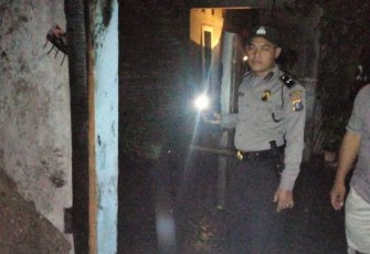 Personel Polsek Padang Bolak melakukan Cek olah TKP dilokasi Kebakaran