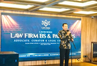 Ketua MPR RI sekaligus Wakil Ketua Umum Partai Golkar dan Dosen Tetap Pascasarjana Program Doktor Ilmu Hukum Universitas Borobudur dan Universitas Pertahanan (UNHAN) Bambang Soesatyo bersama beberapa koleganya mendirikan Law Firm BS and Partner, Advocate, Curator and Legal Consultant