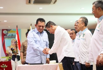 Gubernur Ansar saat Hadiri Silatnas dan Pengukuhan IKA UNRI Kota Batam