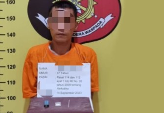 MS dan barang bukti di Polsek Padang Bolak.