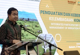 Gunawan Eko pada kegiatan Workshop Komisi Irigasi dengan Tema Penguatan dan Keberlanjutan Kelembagaan Komisi Irigasi pada Integrated Participatory Development and Management of Irrigation Program (IPDMIP) di AP Premier Hotel Batam, Jumat, (17/11/2023).
