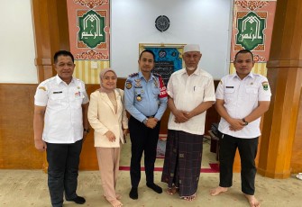 Gubernur Sumbar, Mahyeldi Ansharullah saat memberikan keterangan pers.