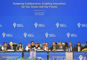 Acara Pertemuan Tingkat Menteri atau Ministerial Meeting (MM) AIS Forum 2023 hari ini dibuka oleh Menteri Luar Negeri (Menlu) Republik Indonesia Retno Marsudi. Selasa (10/10/2023), di Bali Nusa Dua Conference Center, Kabupaten Badung, Provinsi Bali. (Amiri Yandi/InfoPublik)