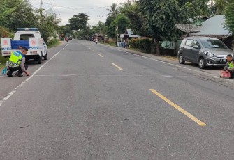 Unit Laka Satlantas Polres Aceh Timur saat Olah TKP Kecelakaan 