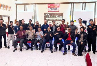 Foto bersama usai acara
