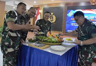 Danwing Udara 1 dan Danlanudal Tanjungpinang saat Tasyakuran HUT Korps Suplai 