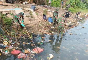 Koramil 0602-06/Kramatwatu Gelar Karbak Pembersihan Saluran Irigasi