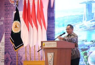 Mendagri Muhammad Tito Karnavian pada Rapat Kerja Nasional (Rakernas) XVI Asosiasi Pemerintah Kabupaten Seluruh Indonesia (Apkasi) di Jakarta Convention Center (JCC), Senayan, Jakarta, Rabu (10/7/2024).
