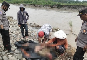 Polisi saat Olah TKP