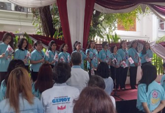 Perempuan Tionghoa Indonesia Maju saat mendeklarasikan komitmen untuk memenangkan calon presiden dan calon wakil presiden no urut 02 Prabowo Subianto-Gibran Rakabuming Raka dalam satu putaran di Kertanegara Kebayoran Baru Jakarta Selatan  Selasa (06/02/2024).