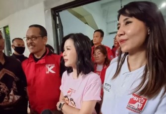 Grace Natalie Wakil Dewan Pembina PSI saat di Kota Makassar, Senin (29/1)