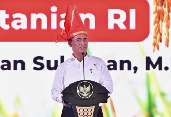 Mentan Andi Arman Sulaiman memberikan sambutan dalam kunjungan di provinsi Sulsel. Senin (27/5)