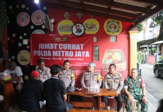Wakapolres Tangerang Selatan Gelar Jumat Curhat Untuk Tangani Masalah Keamanan dan Ketertiban