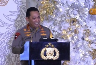 Kapolri Jenderal Listyo Sigit Prabowo menghadiri acara ibadah dan perayaan Natal Mabes Polri tahun 2023