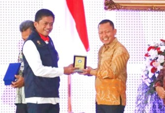  Badan Siber dan Sandi Negara (BSSN) RI kembali meluncurkan secara serentak 17 Tim Tanggap Insiden Siber pada instansi Pemerintah Daerah atau yang biasa disebut Computer Security Incident Response Team (CSIRT). Launching bersama ini dilaksanakan di Auditorium dr. Roebiono Kertopati Kantor BSSN Sawangan, Depok, Jawa Barat, (24/07)