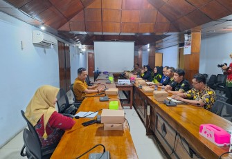 BAPEMPERDA DPRD Blora bersama dinas terkait saat rapat pembahasan review Perda no 5 tahun 2021 tentang RTRW