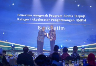 Bank Jatim Raih Penghargaan Sebagai Akselerator Pengembangan UMKM