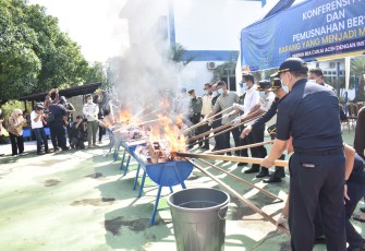 Bea Cukai Aceh Musnahkan Barang Ilegal dan Rilis Capaian Penindakan 2024