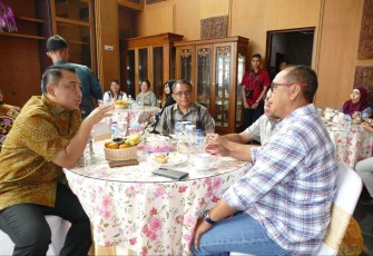 Danlanudal TPI saat Hantar Keberangkatan Pangkoarmada I di Bandara RHF