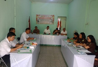Suasana Rapat pembahasan pertama Sentra Gakkumdu Paluta terkait dugaan pelanggaran Pemilu