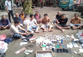 Tersangka dan barang bukti saat diamankan
