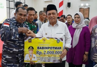 Gubernur Ansar Serahkan Bantuan Rp 48,2 Miliar untuk Pembangunan Bunguran Timur