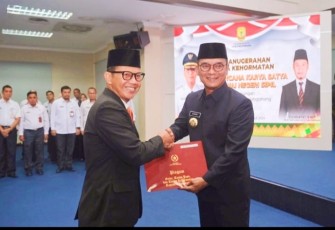 Pj Wali Kota Tanjungpinang terima tanda kehormatan Satyalancana Karya Satya
