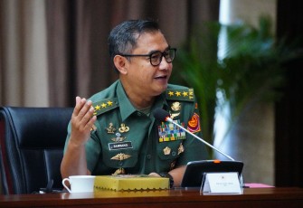  Kepala Staf Umum (Kasum) TNI Letjen TNI Bambang Ismawan, menghadiri rapat koordinasi persiapan memperingati Hari Ulang Tahun Republik Indonesia ke-79, betempat di Kementrian Sekretariat Negara, Jakarta, Selasa (09/01/2024)