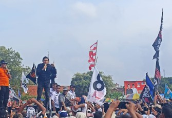 Lautan Manusia Penuhi Kampanye Akbar Lucky Hakim-Syaefudin