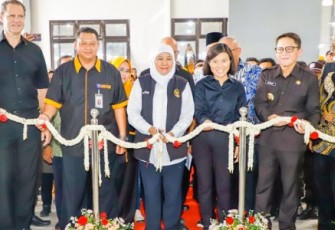 Gubernur Khofifah saat Resmikan Mitra Produksi Sigaret Dander 