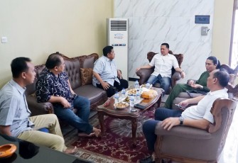 Ketua MPR RI sekaligus Wakil Ketua Umum Partai Golkar Bambang Soesatyo dalam kunjungan hari ke-24 di Dapil-7 Jawa Tengah usai silaturahmi ke rumah berbagai tokoh di Kabupaten Purbalingga, Sabtu (10/2/24)