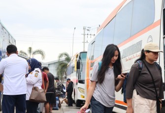 Pemudik resmi diberangkatkan dari Terminal Amplas, Medan, Sabtu (21/12).