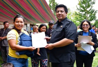 Masyarakat Nainggolan Antusias Sambut Bupati 