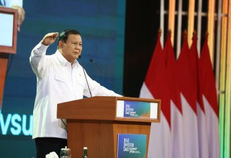 Menhan Prabowo Beri Pandangan di Acara BNI Investor Daily Summit 2024