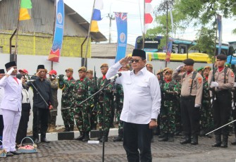 Tabur Bunga Peringatan Hari Bhakti Transmigrasi Ke-74 di Makam Pionir Transmigrasi Sukra Indramayu