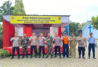 Polres Kendal melaksanakan kegiatan kontrol dan pengecekan di dua Pos Pengamanan (Pos Pam) strategis, yakni Pos Pam Gereja Santo Martinus di Weleri dan Pos Pam Exit Tol Weleri, pada Kamis, 26 Desember 2024