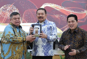 Jaksa Agung ST Burhanuddin hadir dan memberikan keynote speech pada acara Penandatanganan Naskah Nota Kesepahaman antara Kementerian Badan Usaha Milik Negara (BUMN), BUMN dan BPKP, Senin 04 Maret 2024