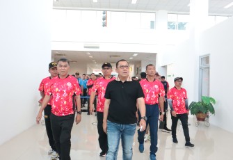 Bupati dan Wakil Bupati Natuna Antar Kapolda Kepri ke Bandara Lanud Raden Sadjad 