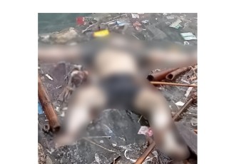 Personel Bakamla RI yang tergabung dalam Tim SAR Gabungan berhasil menemukan 1 korban Warga Negara Taiwan yang tenggelam dari kecelakaan KM Pari Kudus di perairan Pulau Rambut, Jakarta, Jumat (15/03/2024)