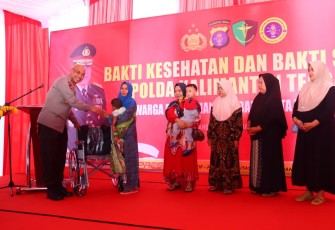 Kepolisian Daerah Kalimantan Tengah (Polda Kalteng) kembali menggelar kegiatan bakti kesehatan dan sosial bagi masyarakat secara gratis, bertempat di Pelabuhan Rambang, Jl. Riau, Kota Palangka Raya, Jumat (26/1)