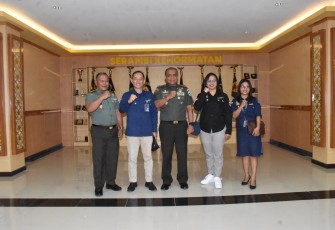 Kedatangan rombongan dari PT Bank Mandiri (Persero) Tbk Manokwari  ini diterima langsung oleh Pangdam XVIII/Kasuari, Mayjen TNI Ilyas Alamsyah, S.E., M.Tr.(Han)., CGCAE., yang didampingi Kakudam XVIII/Kasuari, Kolonel Cku Asmudi, S.E